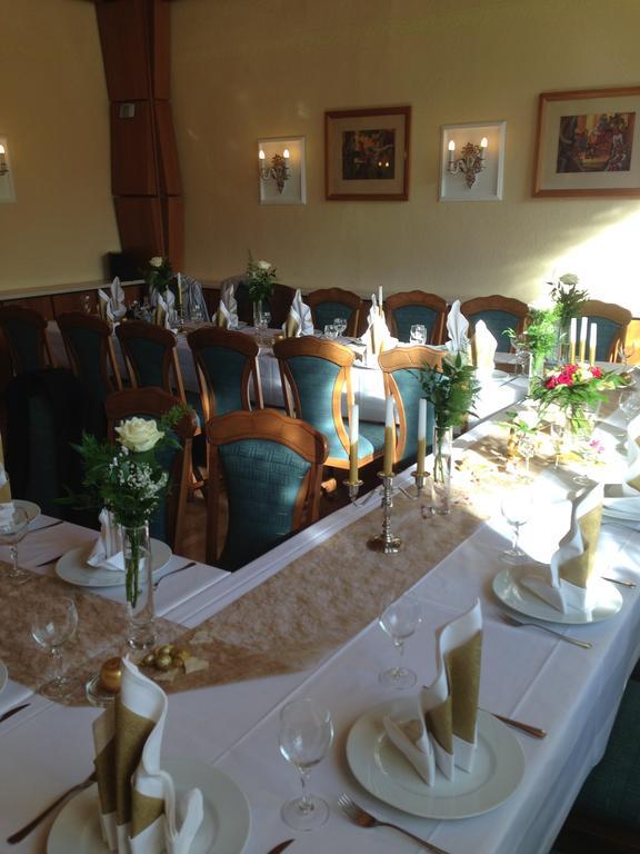 Hotel Am Schlossberg ツィーゲンリュック エクステリア 写真