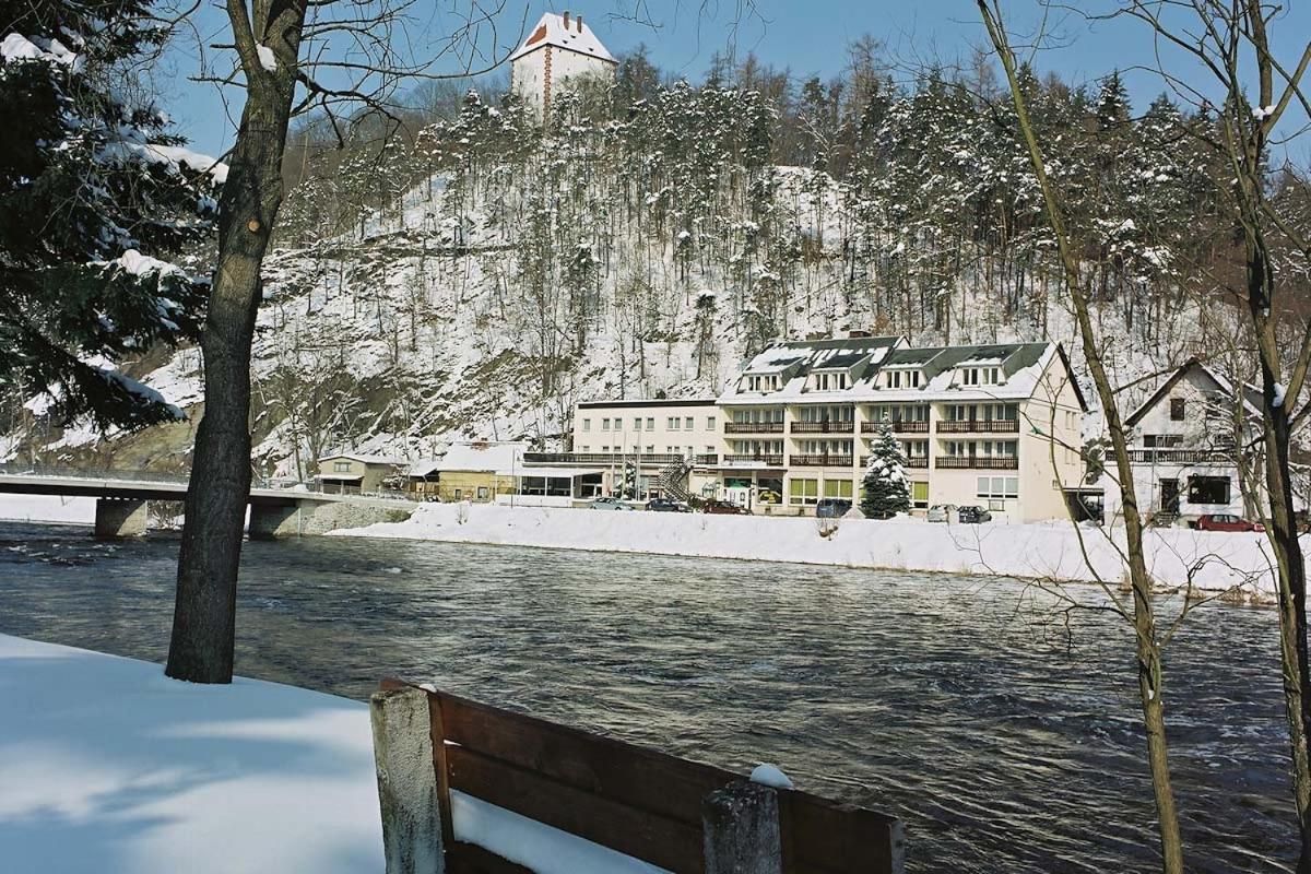 Hotel Am Schlossberg ツィーゲンリュック エクステリア 写真