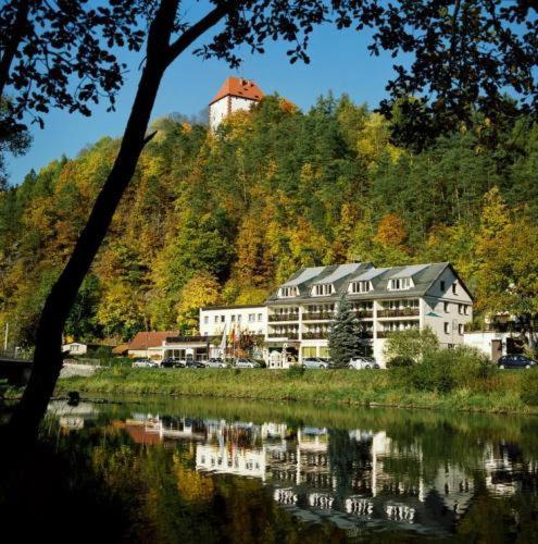 Hotel Am Schlossberg ツィーゲンリュック エクステリア 写真